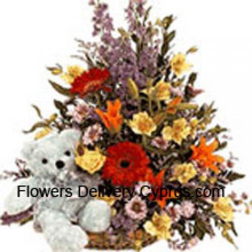 Canasta de flores mixtas con peluche